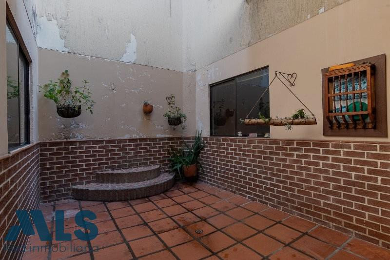 Casa en venta primer piso en la castellana medellin - la castellana