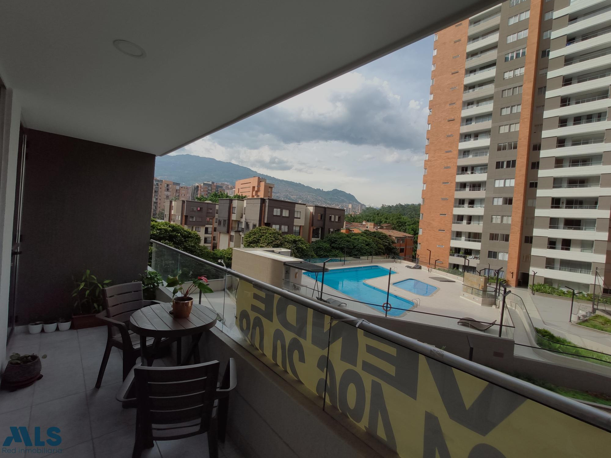 Apartaestudio en venta en Los colores medellin - los colores