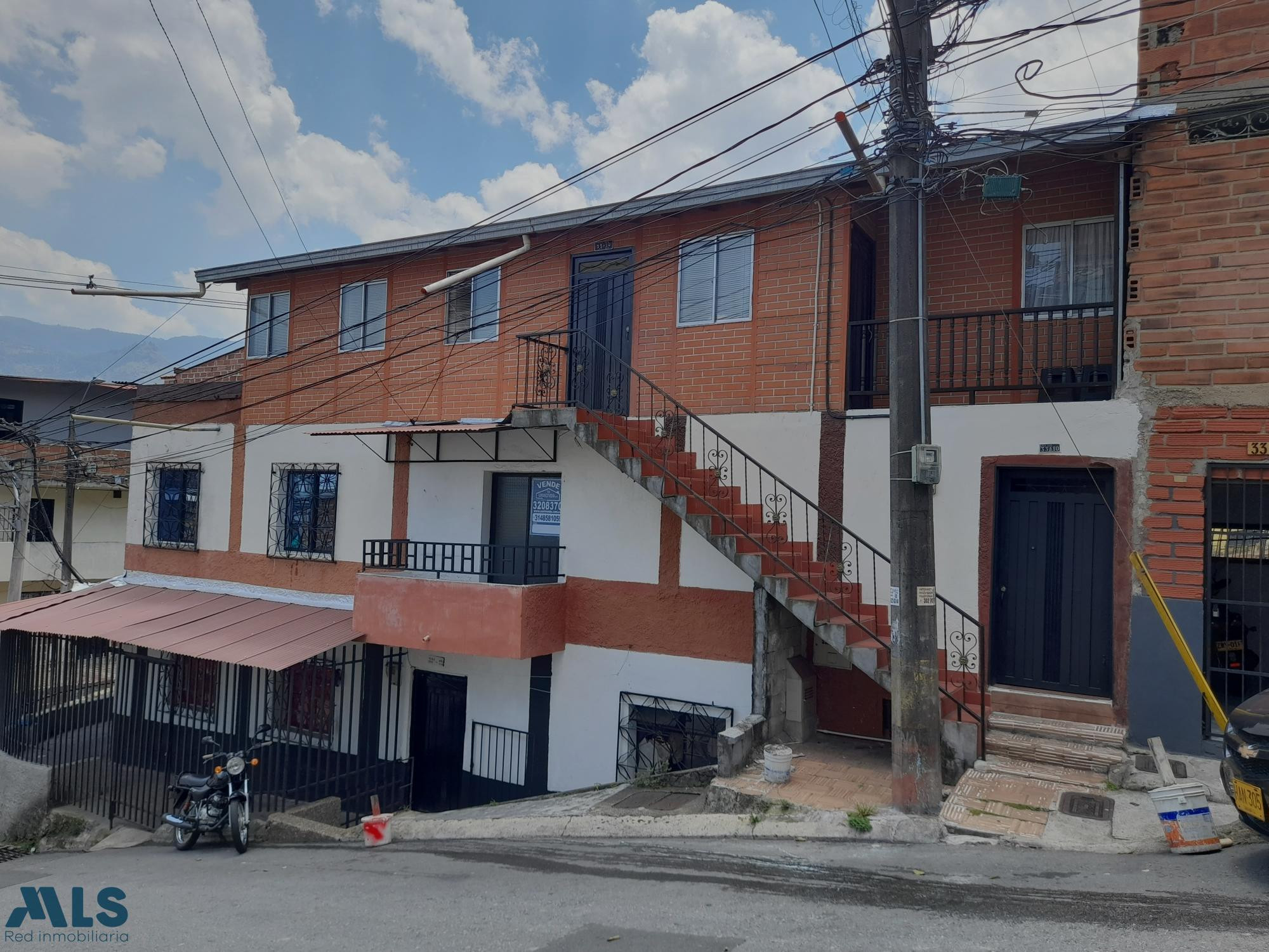 Casa en venta muy iluminada en el loreto medellin - loreto