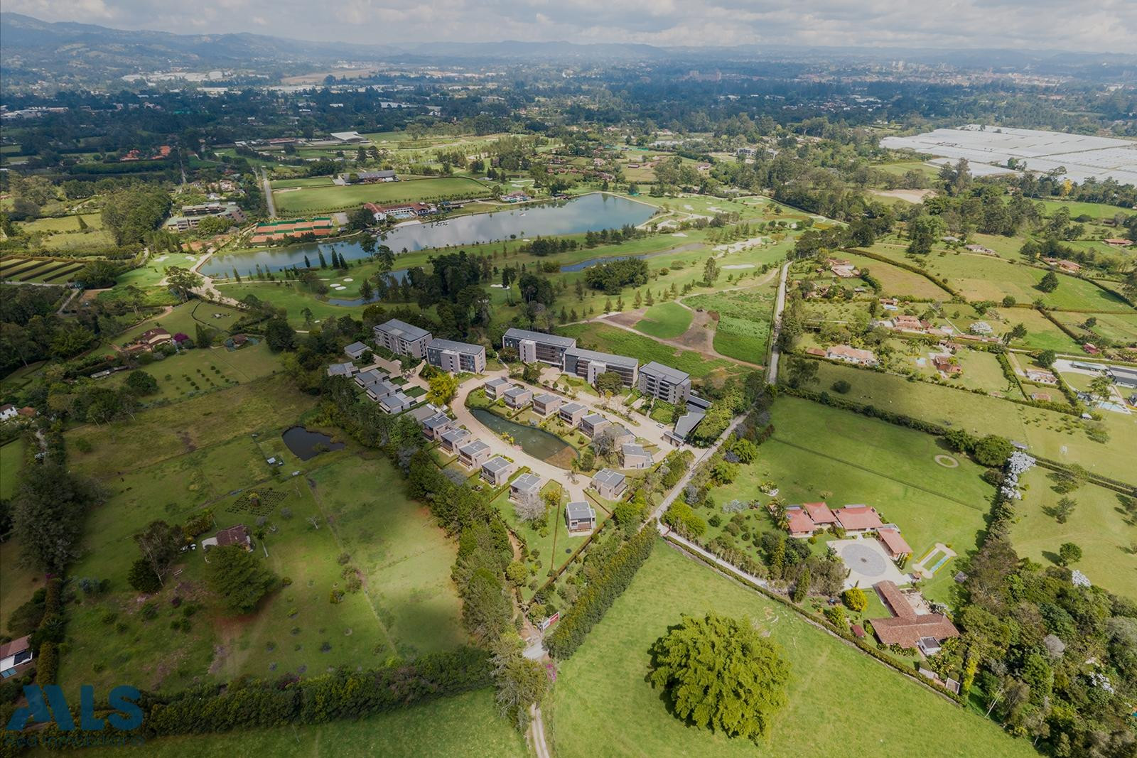 CASA DETRAS DE LOS CAMPOS DE GOLF DEL CLUB CAMPESTRE rionegro - llanogrande