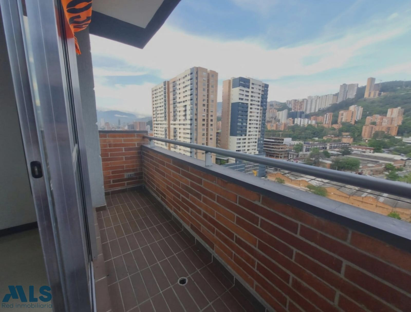 Apartamento para venta en la parte baja del Poblado medellin - ciudad del rio