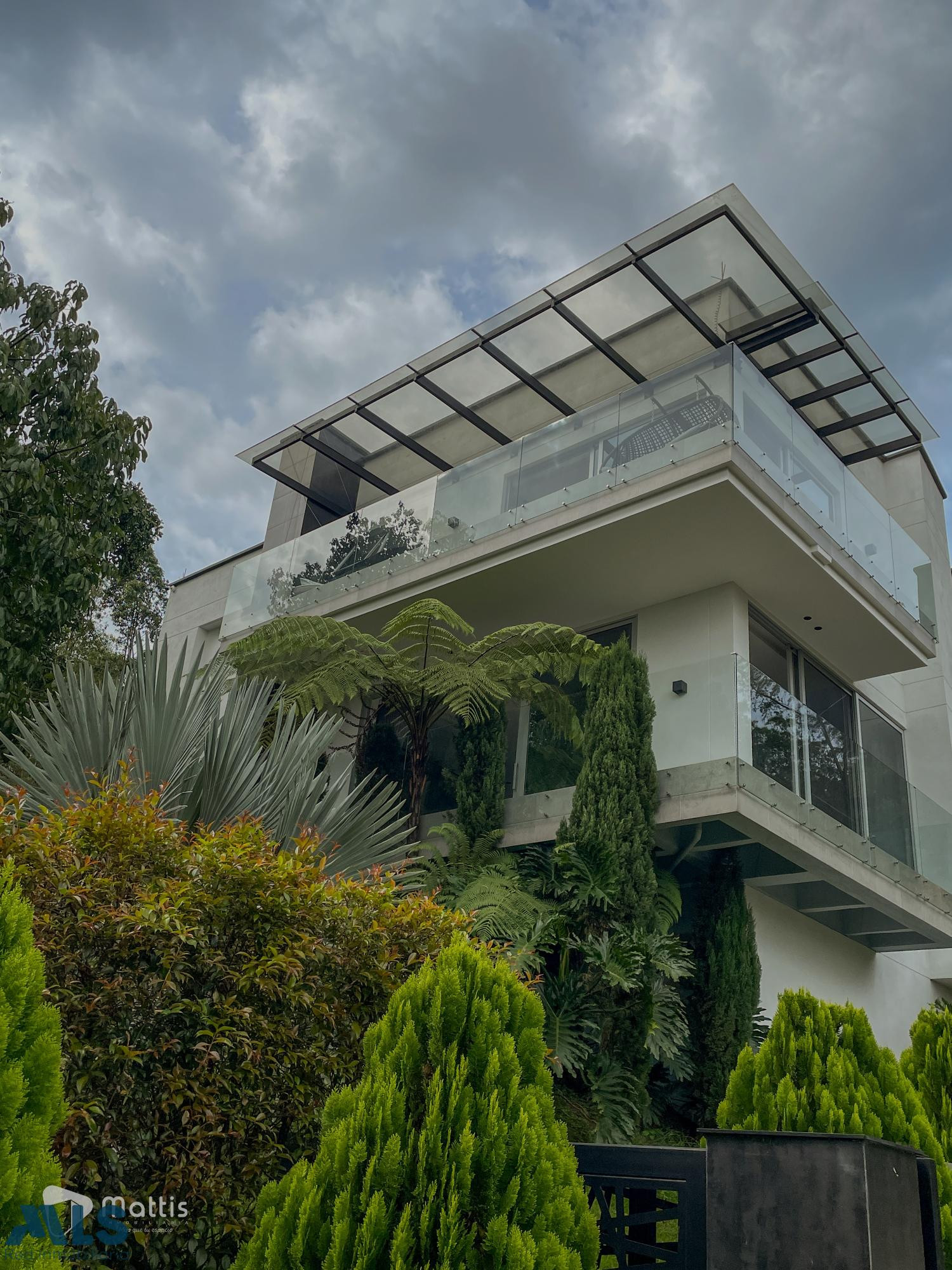 HERMOSA CASA EN VENTA EN EL APTO DE LAS PALNAS medellin - las palmas