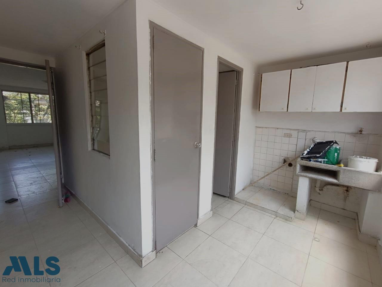 APARTAMENTO SEGUNDO PISO UNIDAD CERRADA medellin - naranjal