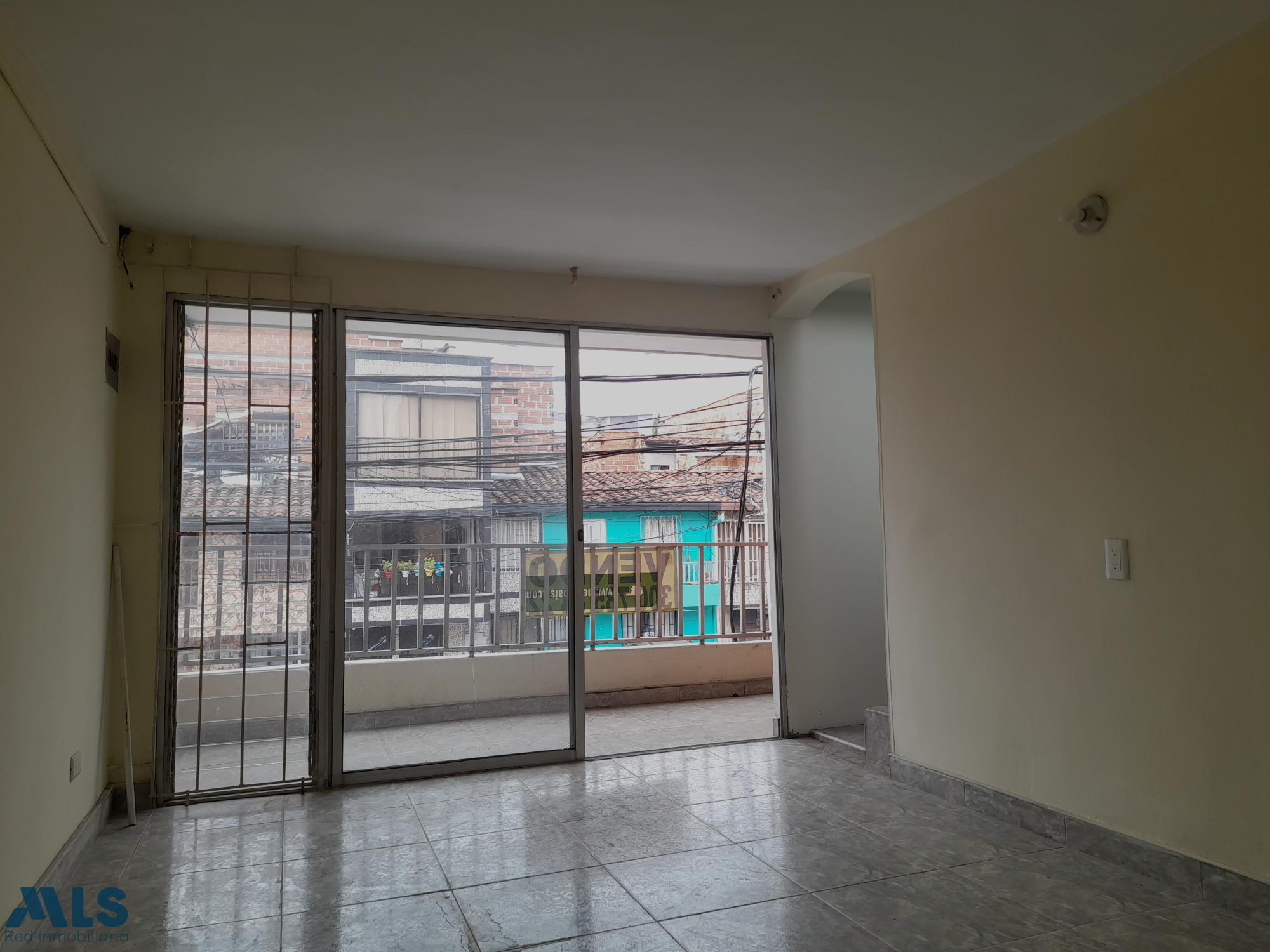 Casa en venta en segundo piso en Cristo Rey medellin - cristo rey