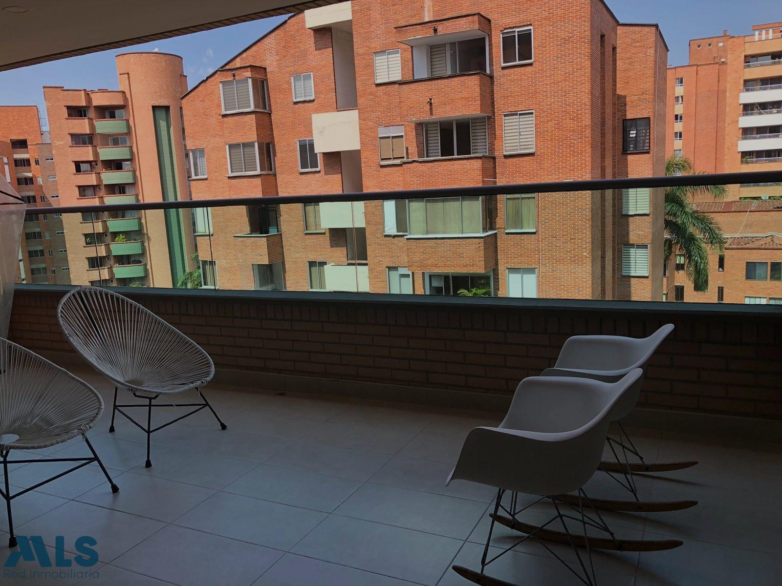 Apartamento moderno y amplio en venta en Sta Teresita medellin - laureles