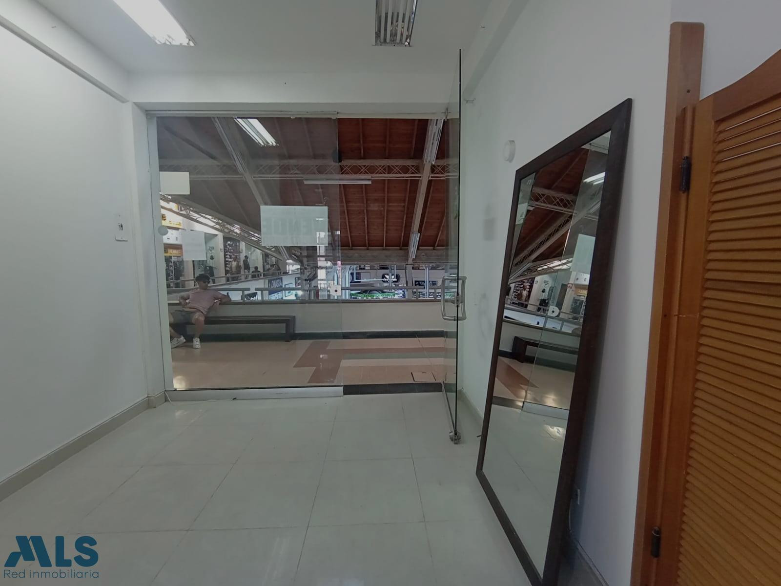 Vendo local comercial de 35 m² con entreplanta. rionegro - sector centro