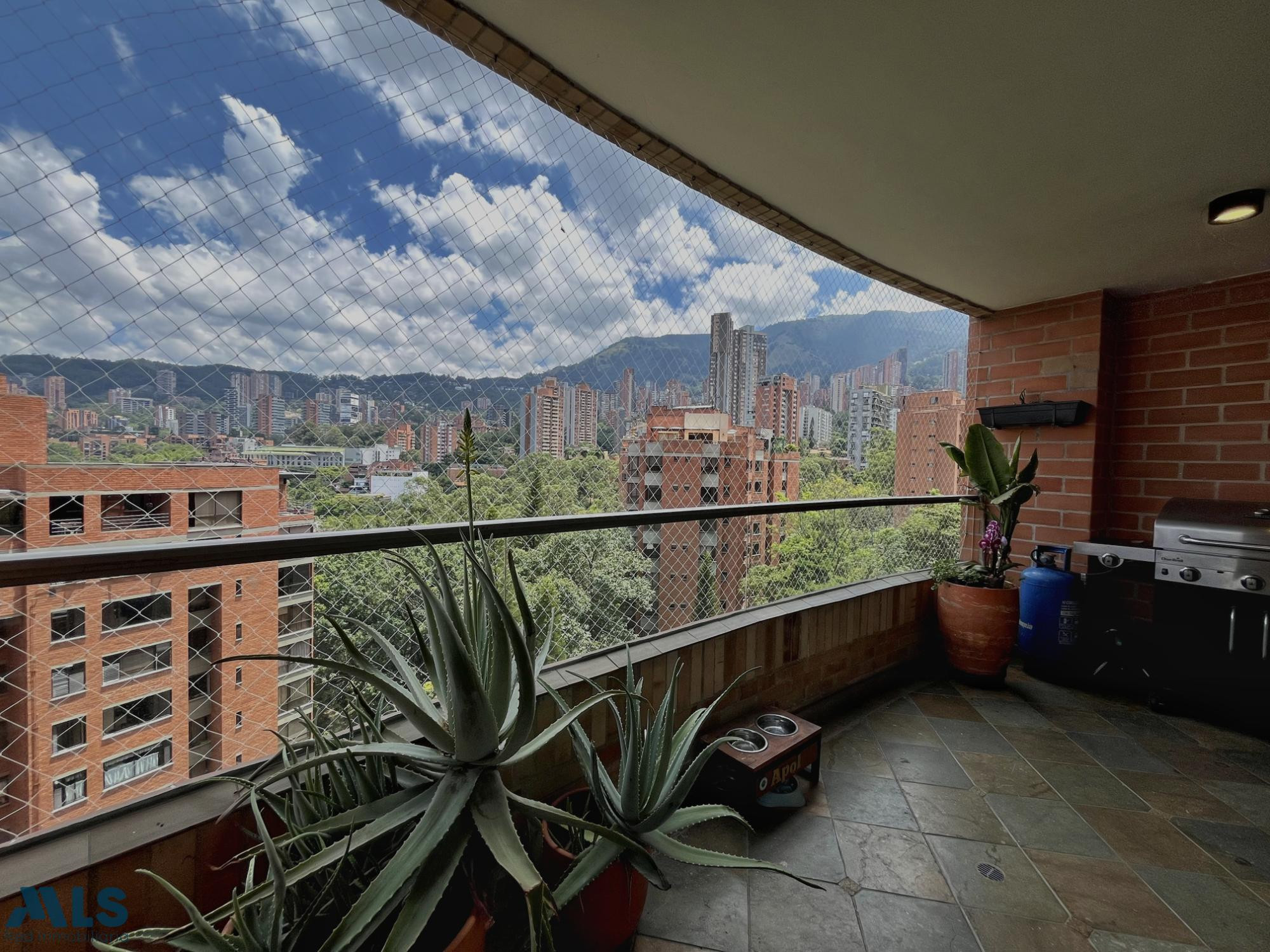 HERMOSO APARTAMENTO PARA LA VENTA medellin - la tomatera