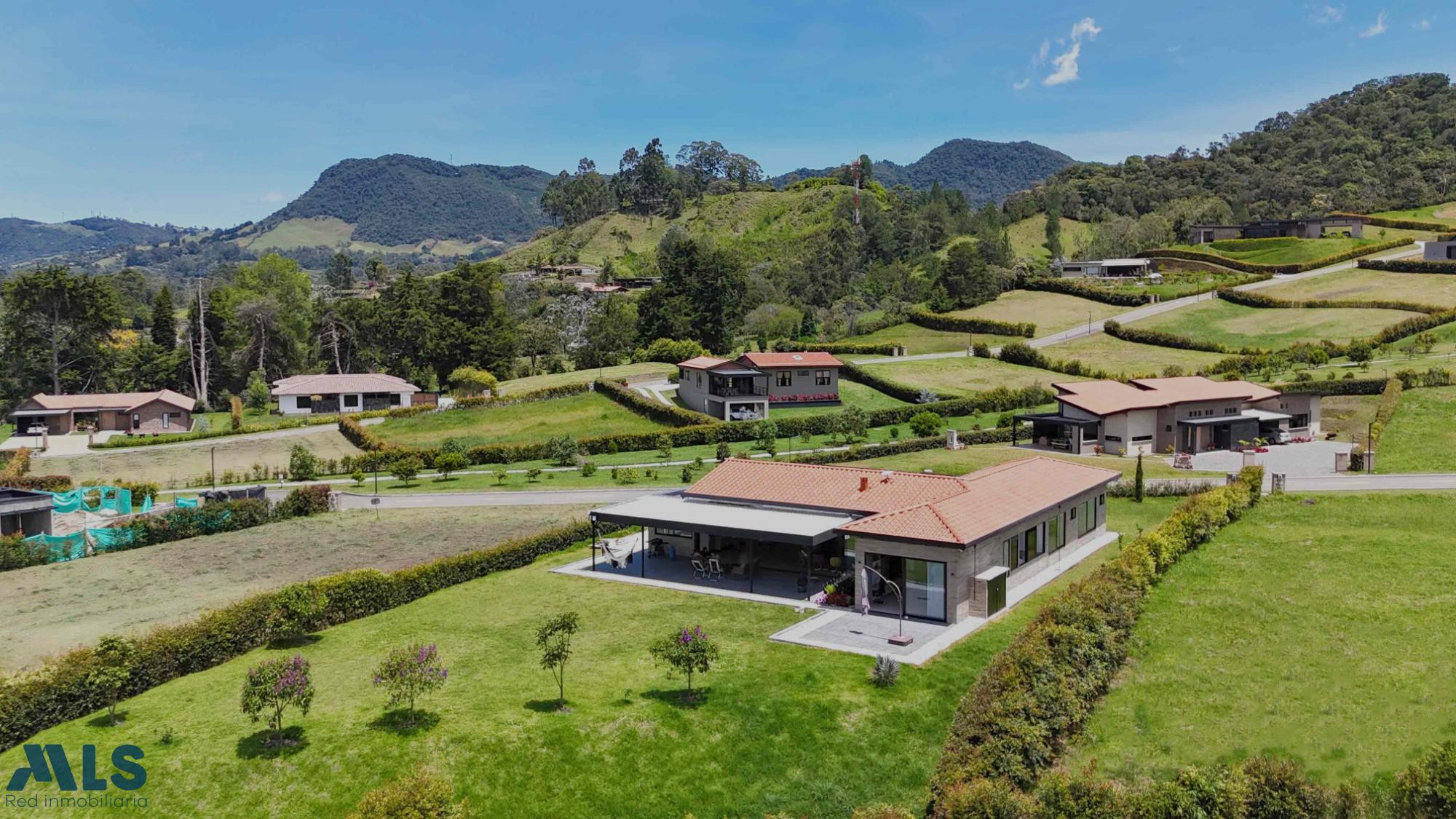 Casa campestre nueva de un solo nivel en La Ceja la-ceja - v el tambo