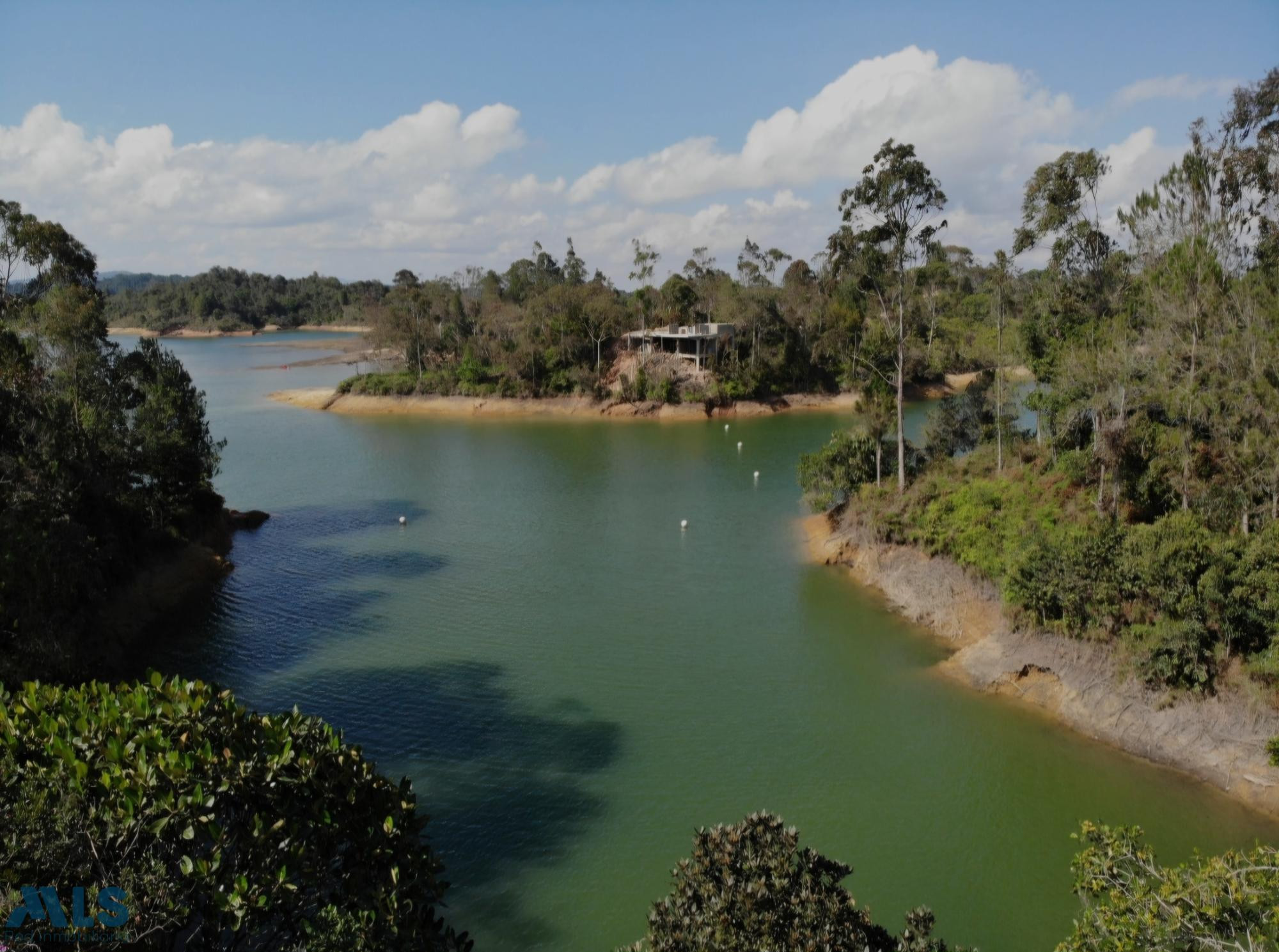 Hermoso lote para construir la casa soñada guatape - v alto verde