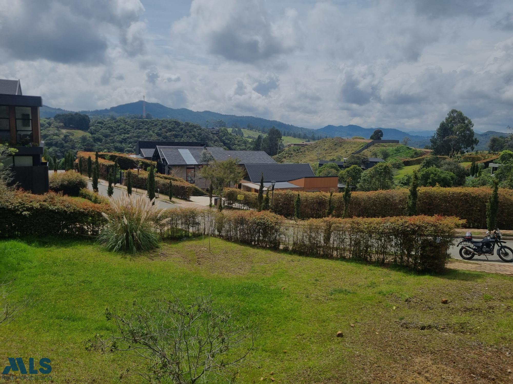 Lote con vista en el alto de palmas envigado - alto de las palmas