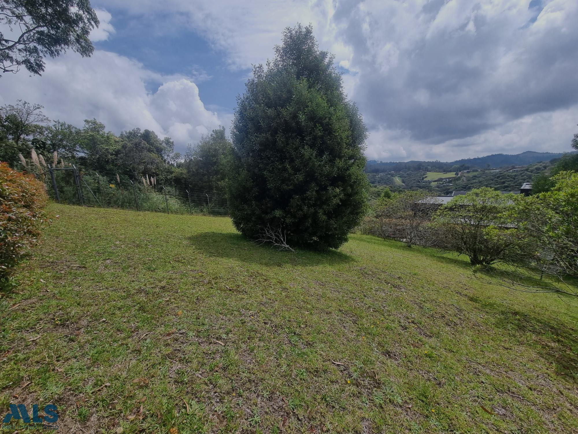 Lote con vista en el alto de palmas envigado - alto de las palmas