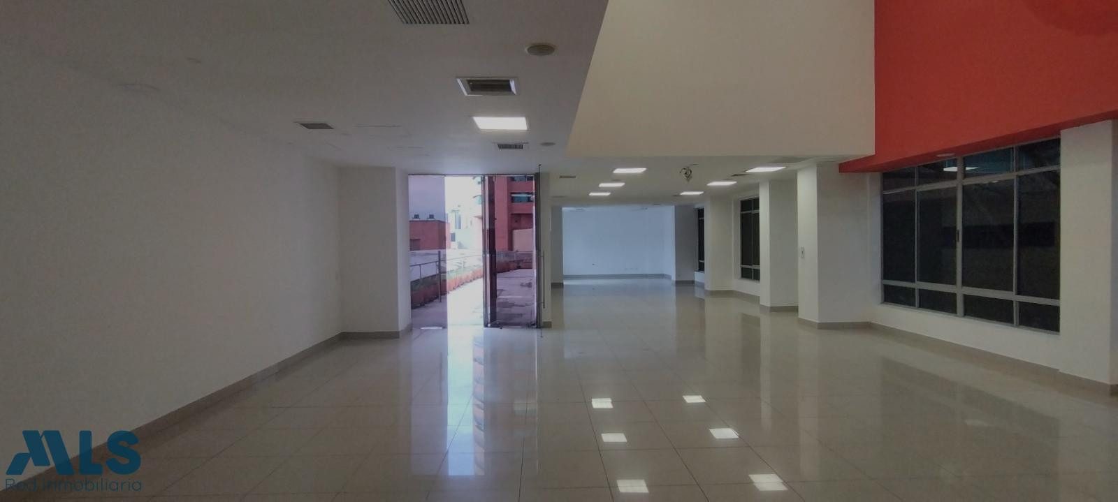 Espaciosa oficina a la venta en El Poblado medellin - loma de los parra