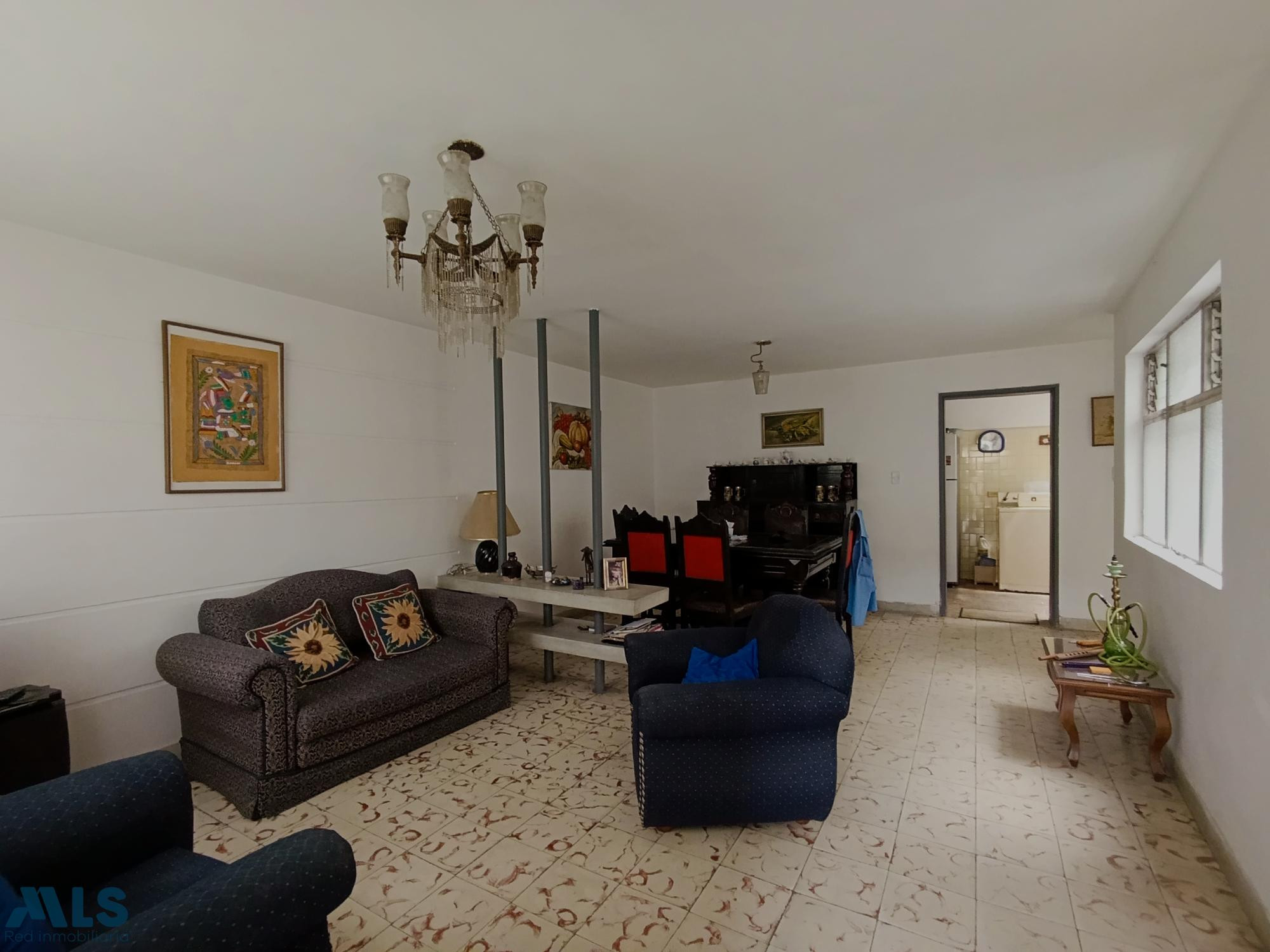 Apartamento en venta para remodelar en La america medellin - la america