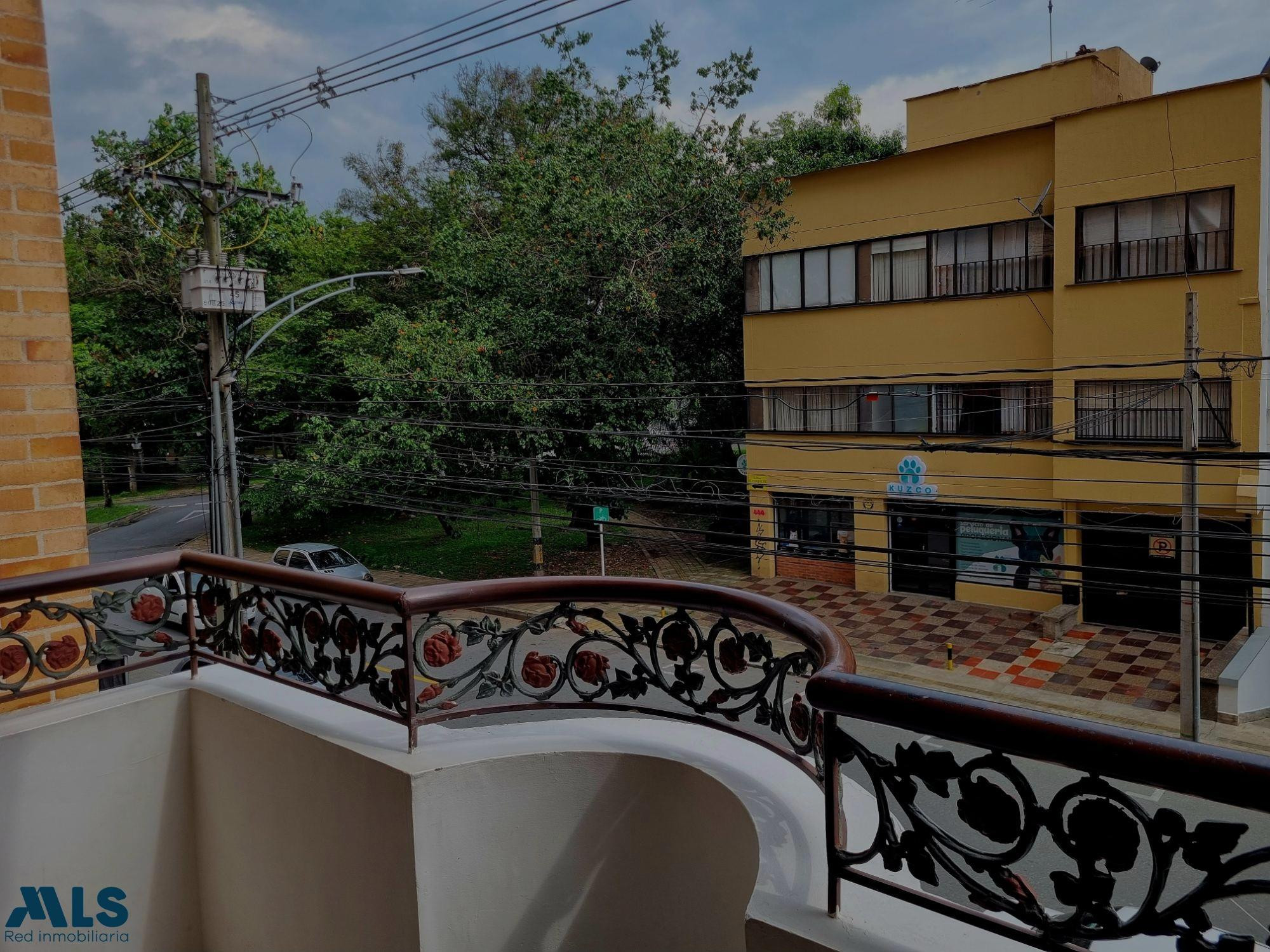 Lindo apartamento remodelado en Laureles medellin - bolivariana