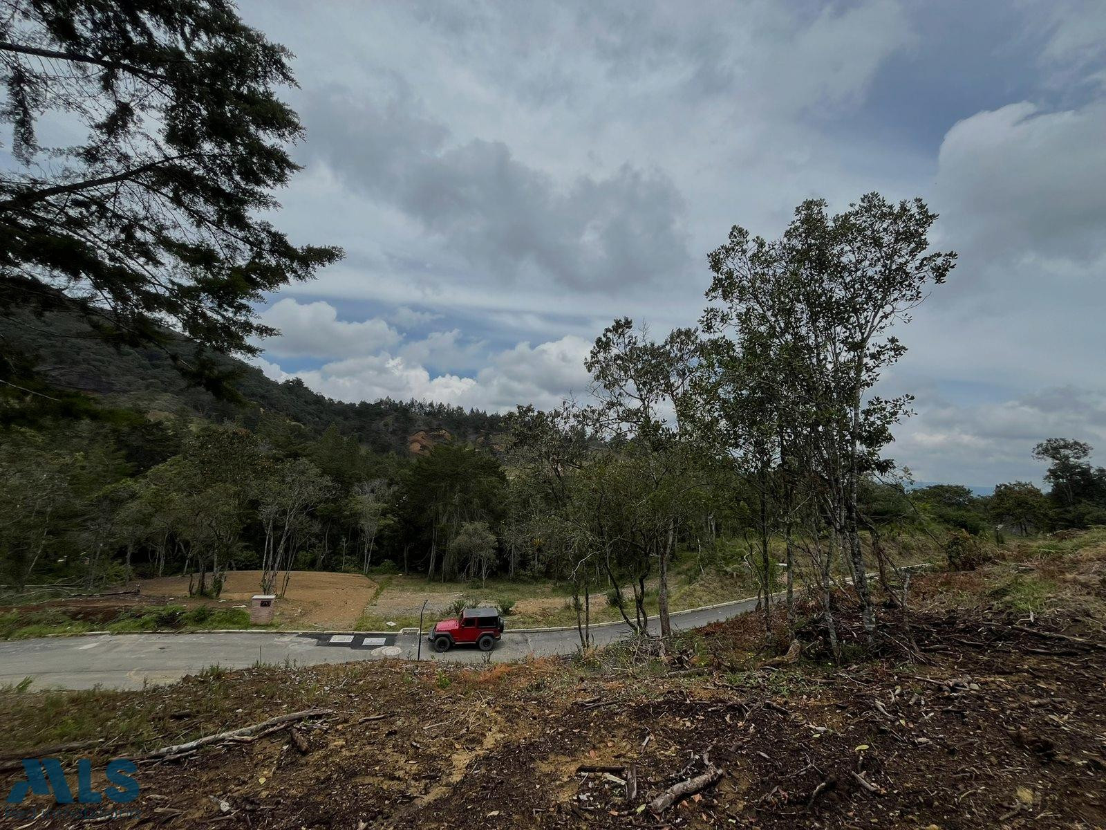 Lote con vista a las montañas en parcelación en el Retiro, Antioquia el-retiro - v don diego