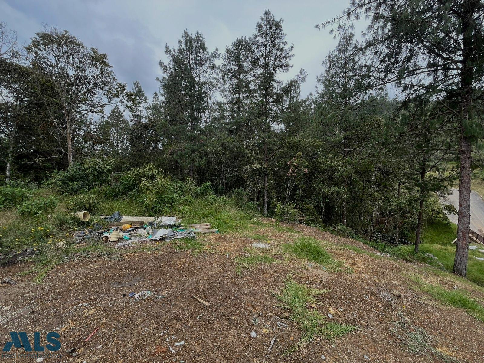 Lote con bosquecito en parcelación en el Retiro, Antioquia el-retiro - v don diego