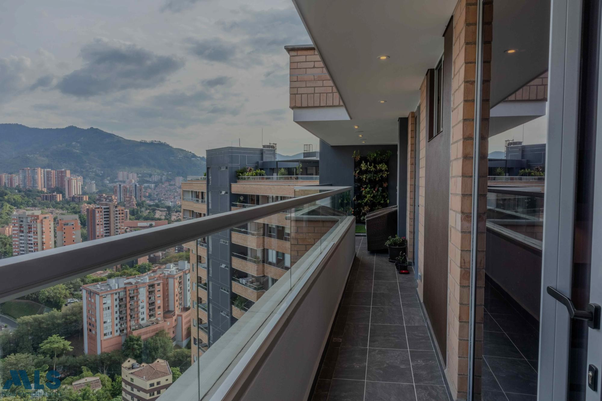 Venta de Penthouse Moderno en Envigado envigado - loma de los mesa