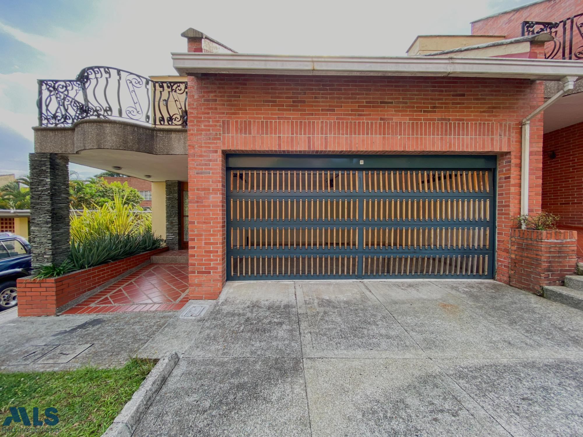 Casa colonial para la venta en el Poblado medellin - altos del poblado