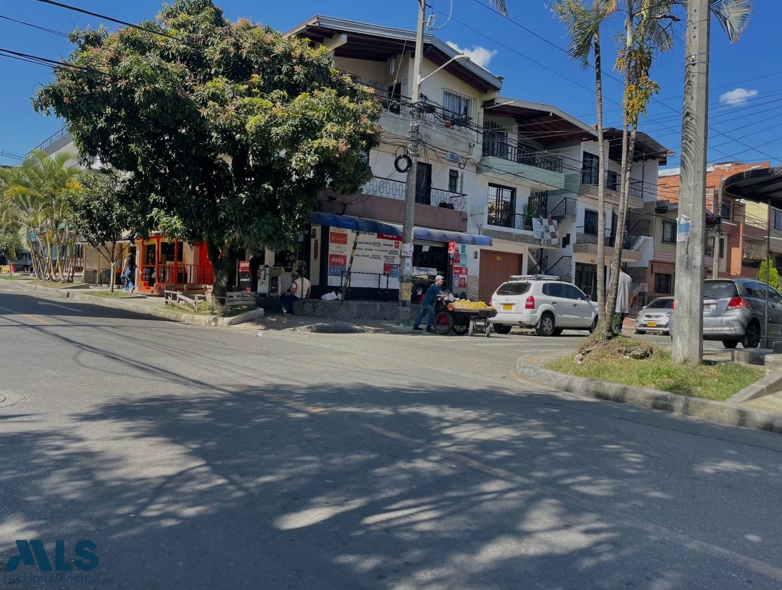 Local esquinero en Itaguí, en una de las zonas más comerciales del sector itagui - santa maria no 2