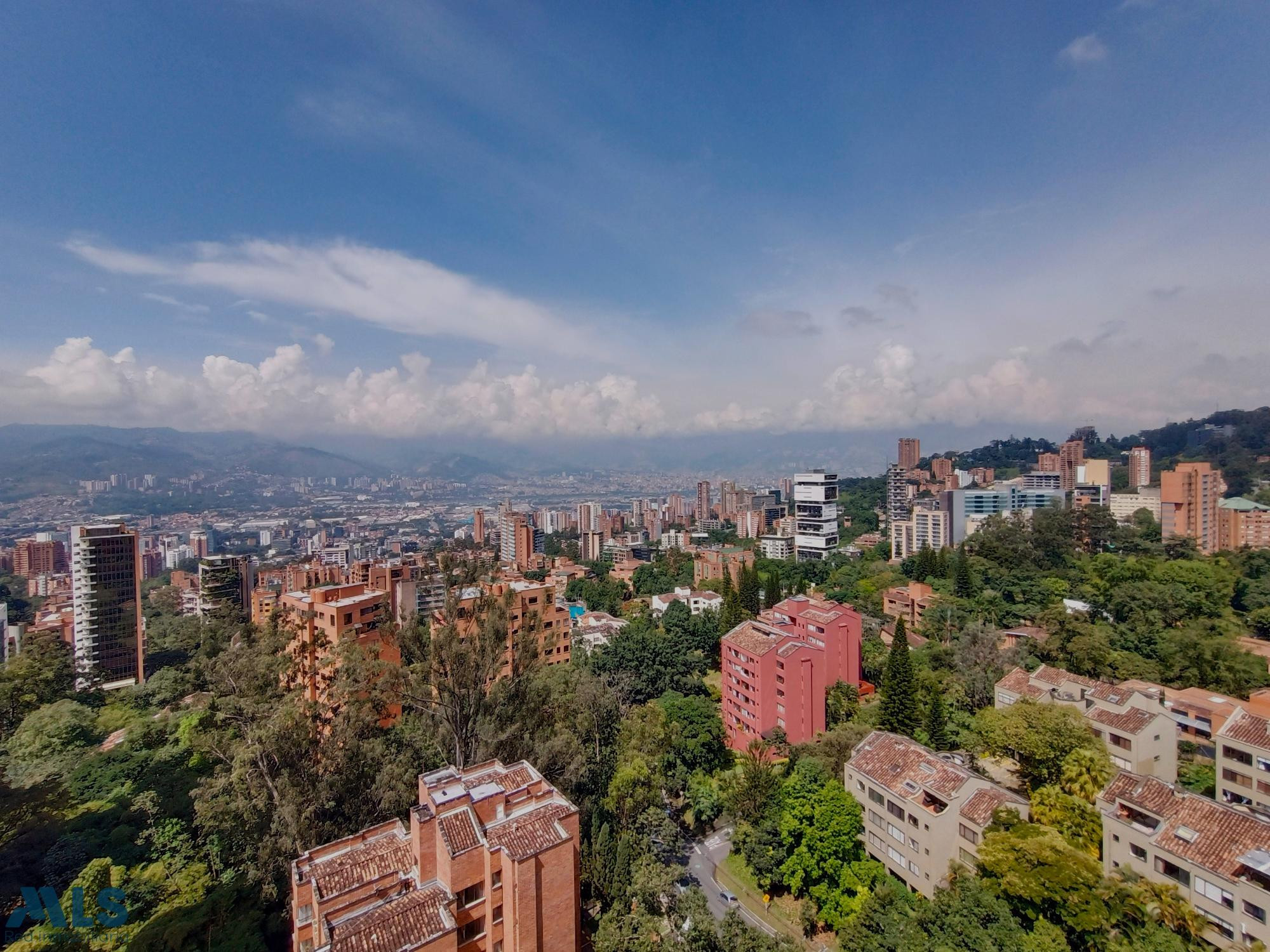 Apartamento con vista a la ciudad medellin - la concha