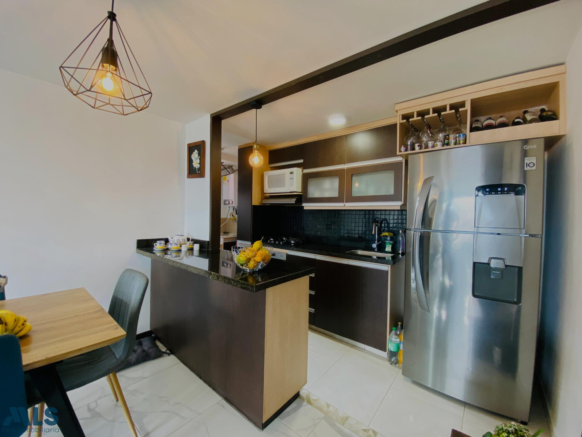 Acogedor apartamento en venta con ubicación central medellin - los colores