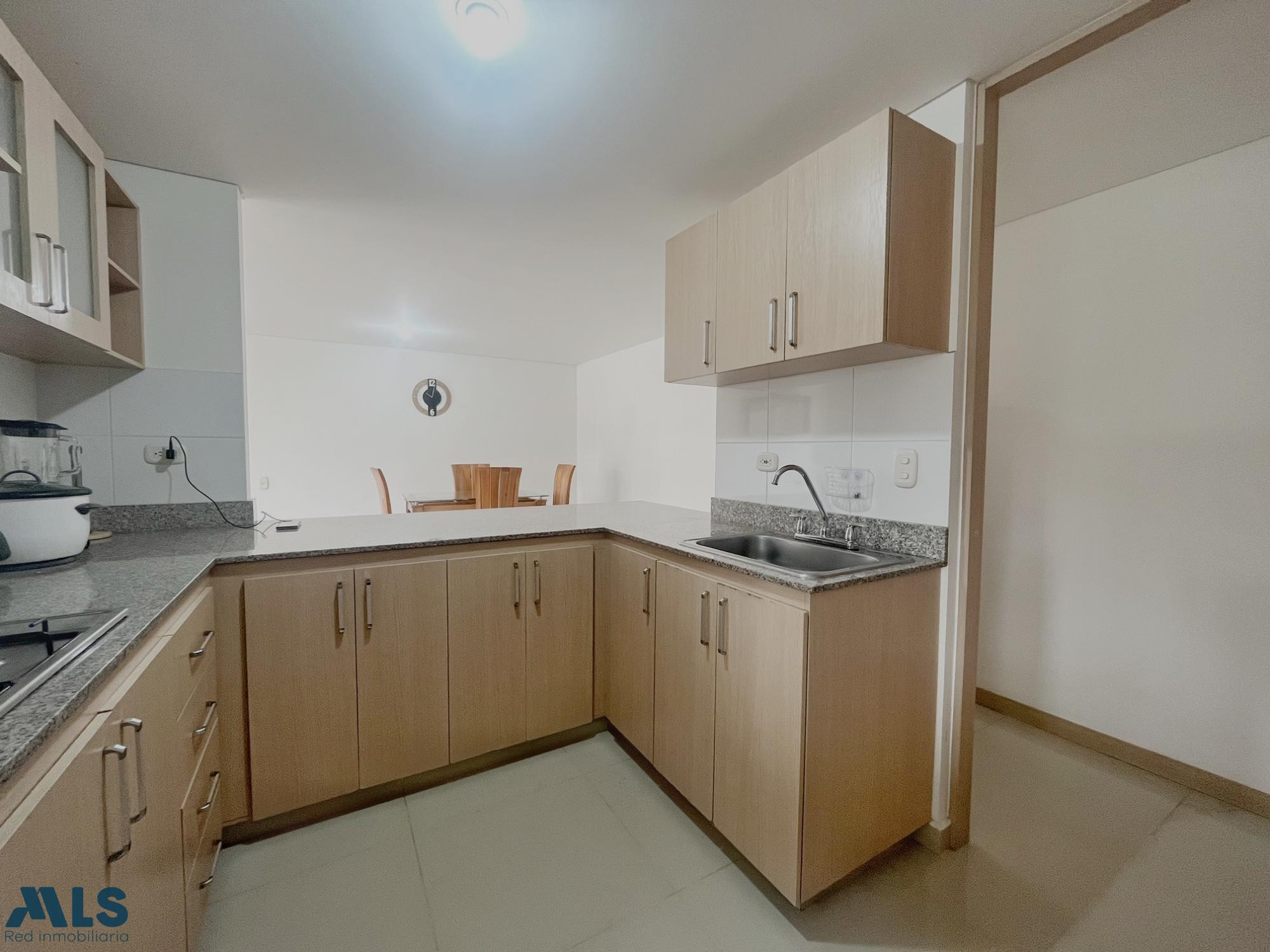 Apartamento 3 alcobas unidad completa sabaneta - loma de san jose