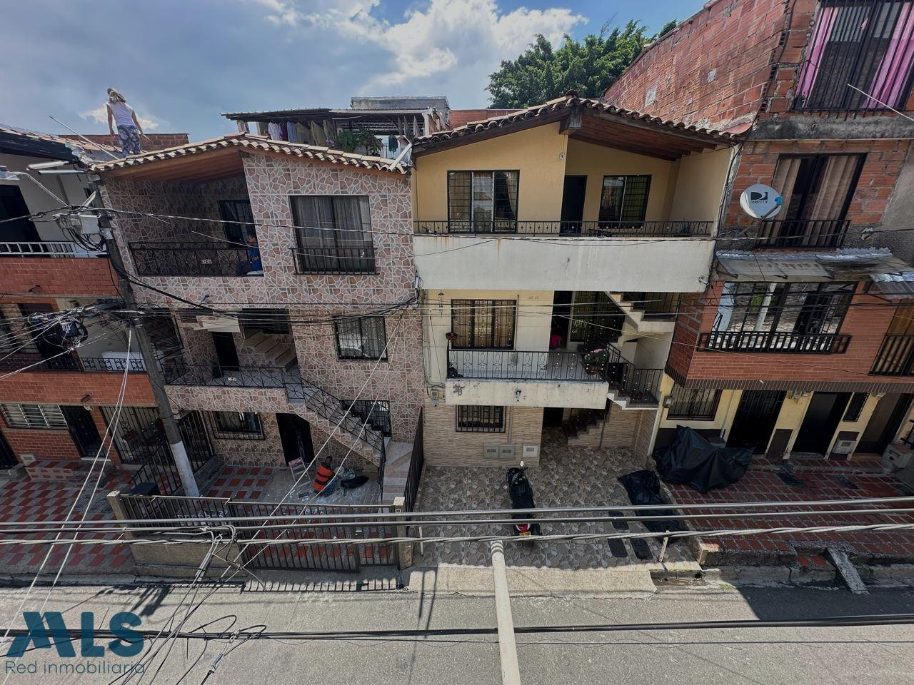 VENTA DE AMPLIA CASA EN FRANCISCO ANTONIO ZEA medellin - francisco antonio zea