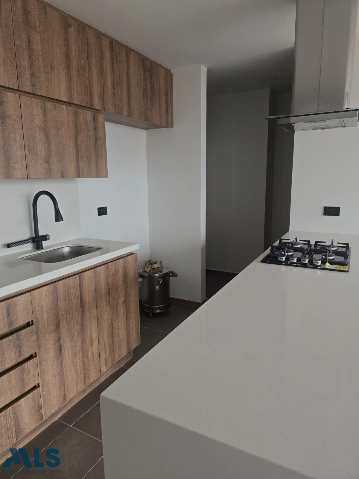 Lindo apartamento para estrenar, con excelente distribución. envigado - el trianon