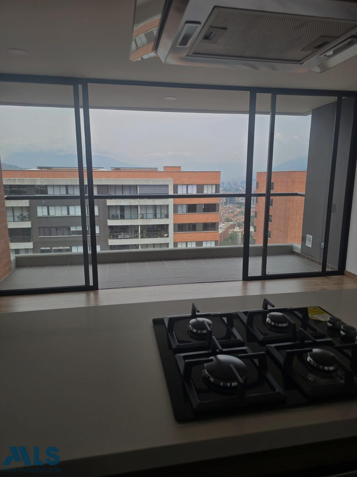 Lindo apartamento para estrenar, con excelente distribución. envigado - el trianon