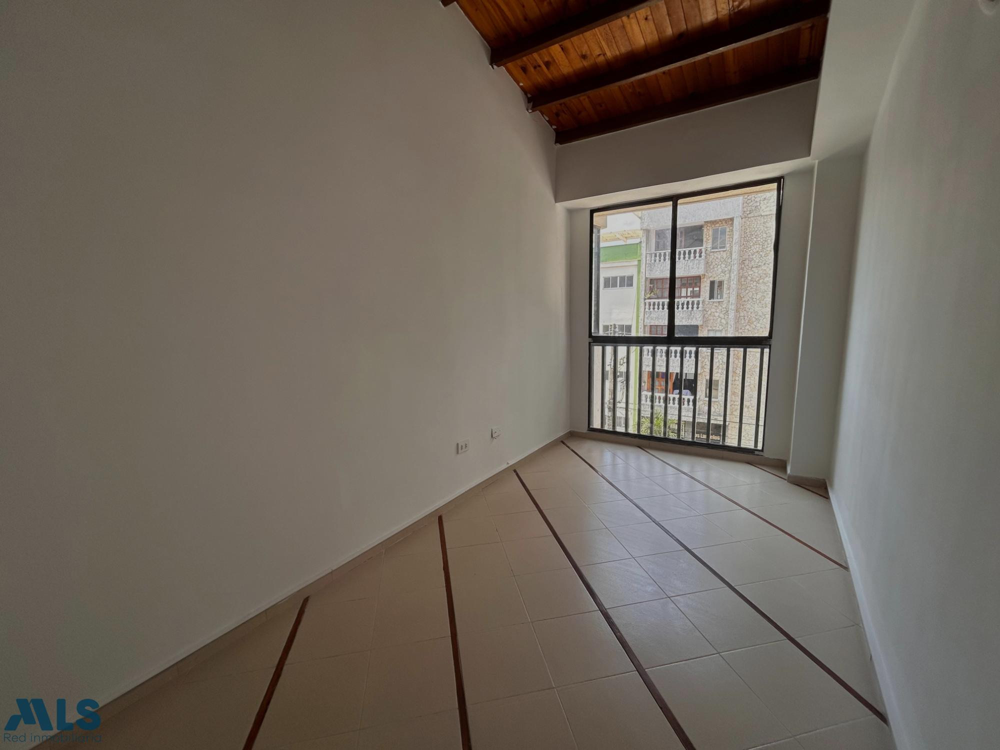 Apartamento en Edificio con generosos espacios medellin - laureles