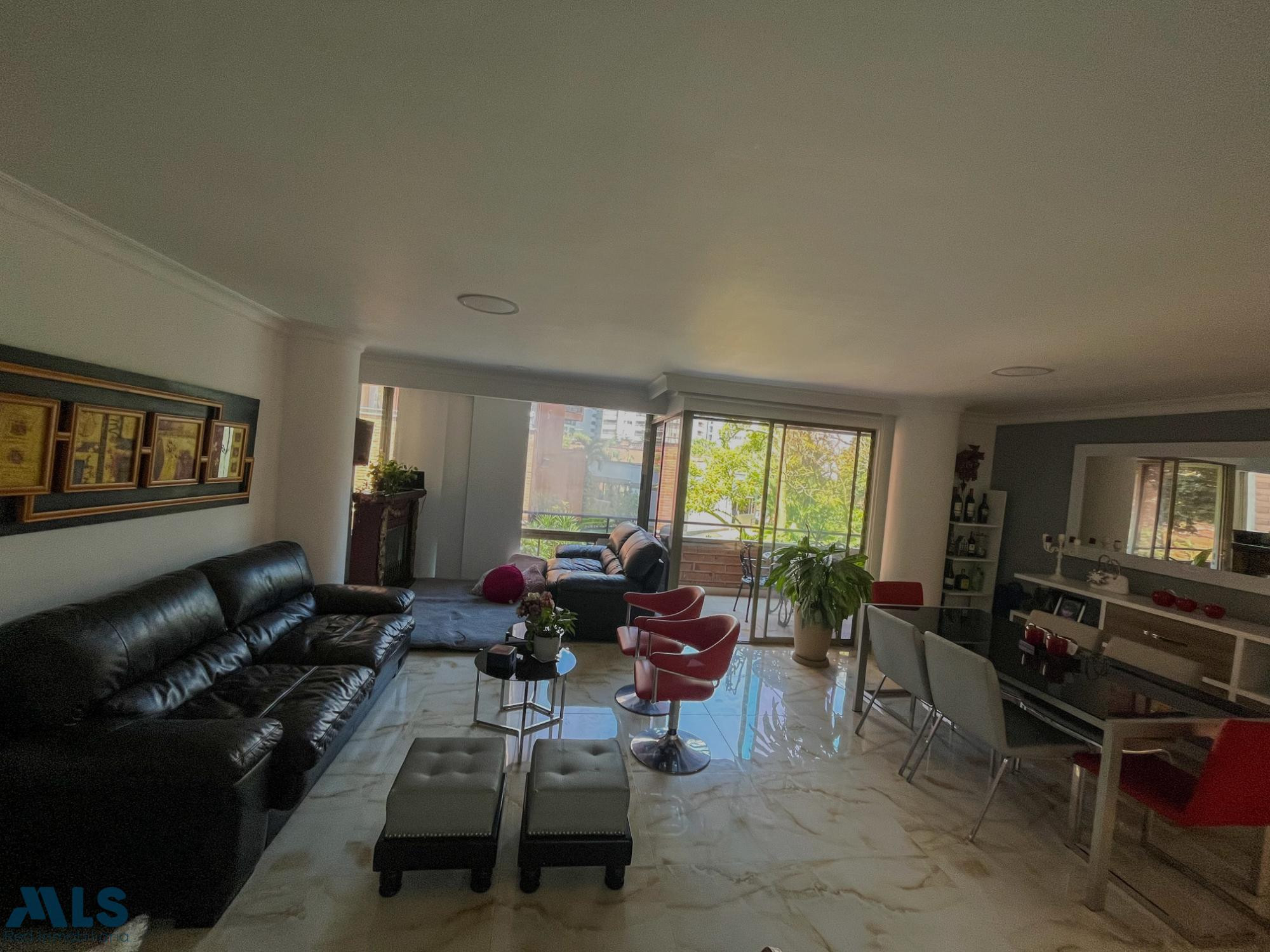 Apartamento muy central milla de oro y oviedo medellin - milla de oro