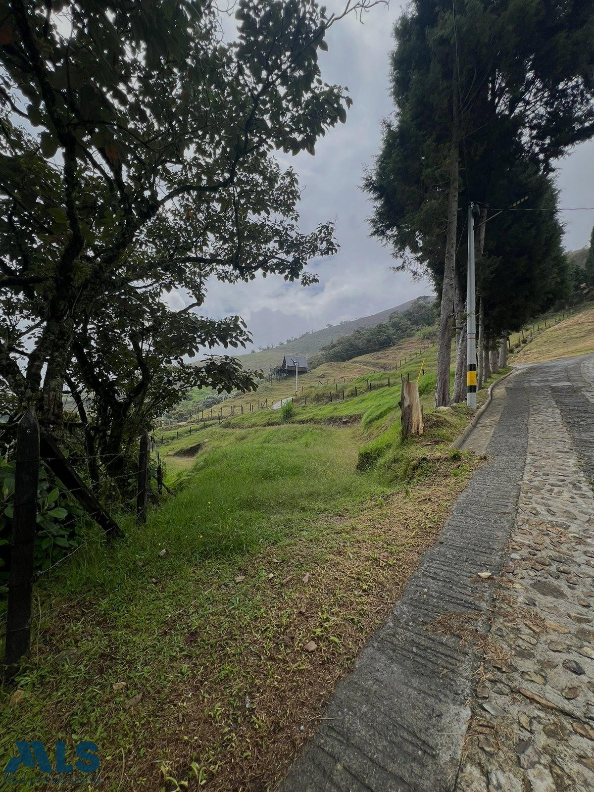 Lote en San Cristóbal, vista panorámica dentro de parcelación. medellin - san cristobal