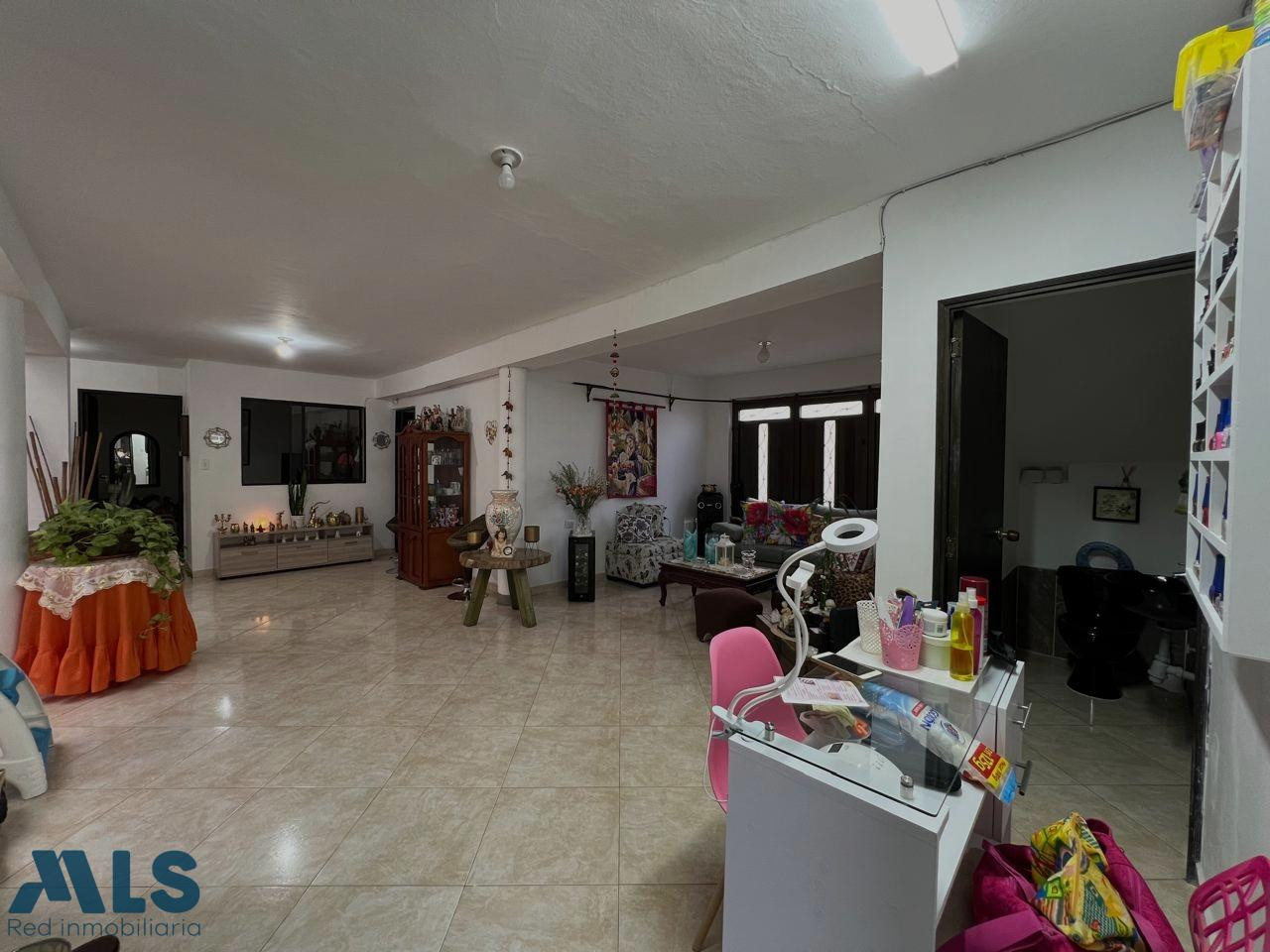 Excelente casa esquinera en primer piso, Guayabal medellin - guayabal