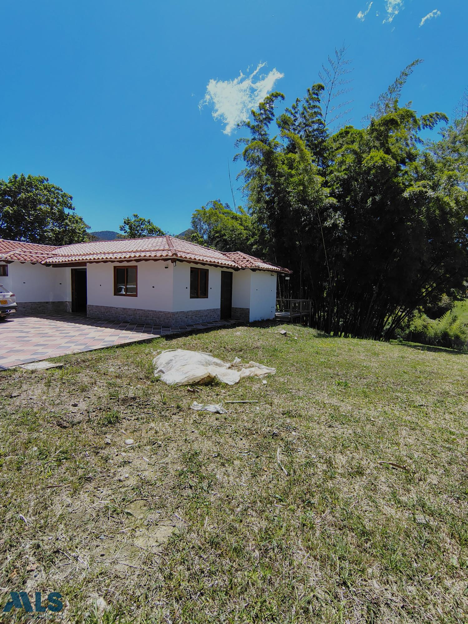 EN VENTA CASA CAMPESTRE EN EL CARMEN DE VIBORAL el-carmen - v el canada