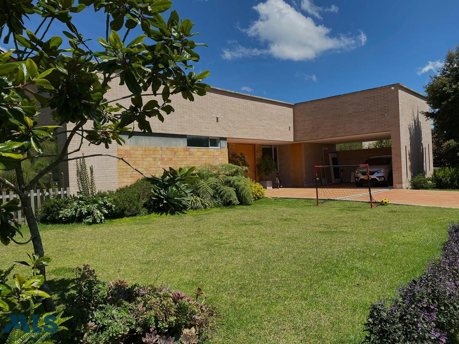 Hermosa casa con entornos inigualables envigado - alto de las palmas