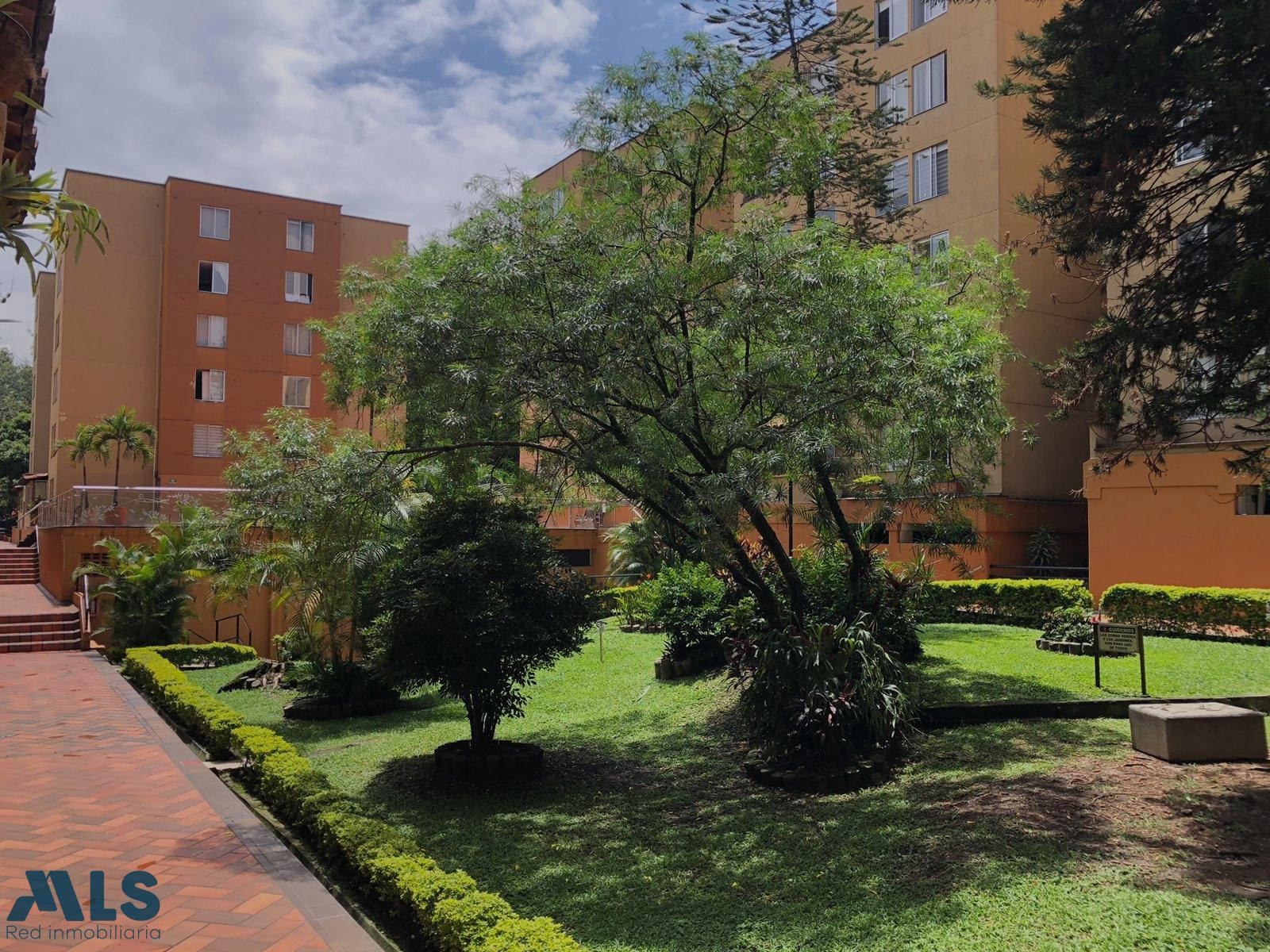 Apartamento en Loma de los Bernal, gran oportunidad en ubicación privilegiada. medellin - loma de los bernal