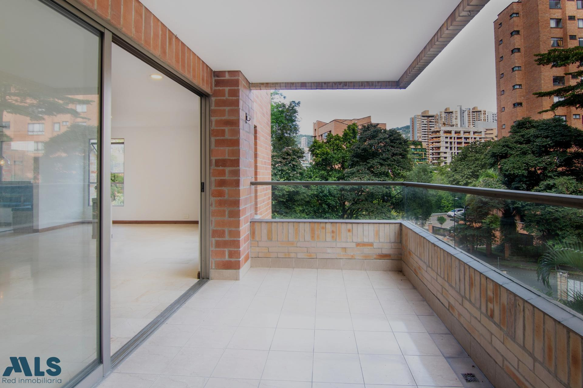 Apartamento totalmente remodelado en sector de la Tomatera medellin - la tomatera