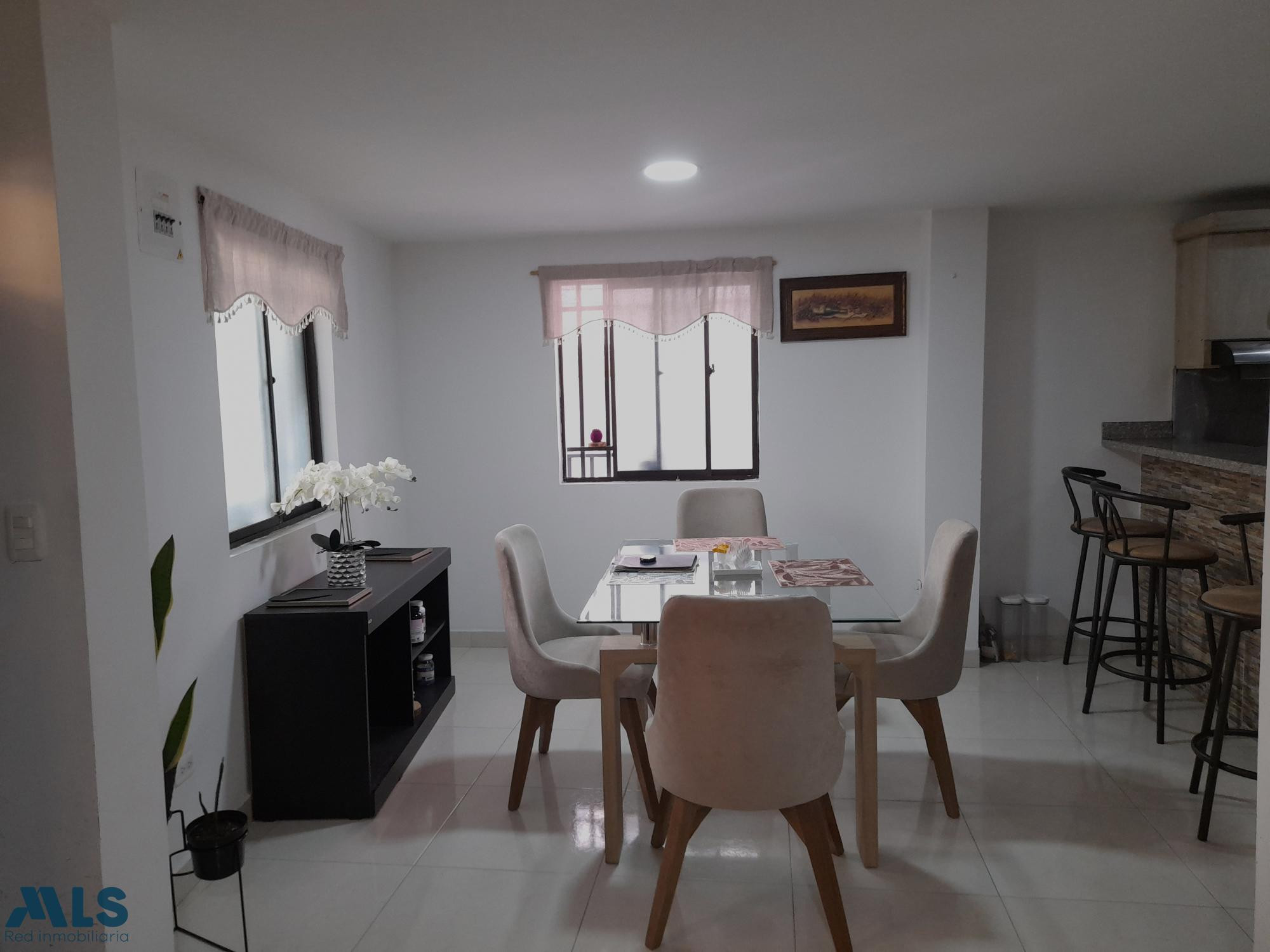 Vende casa segundo y tercer piso Reformada medellin - san rafael