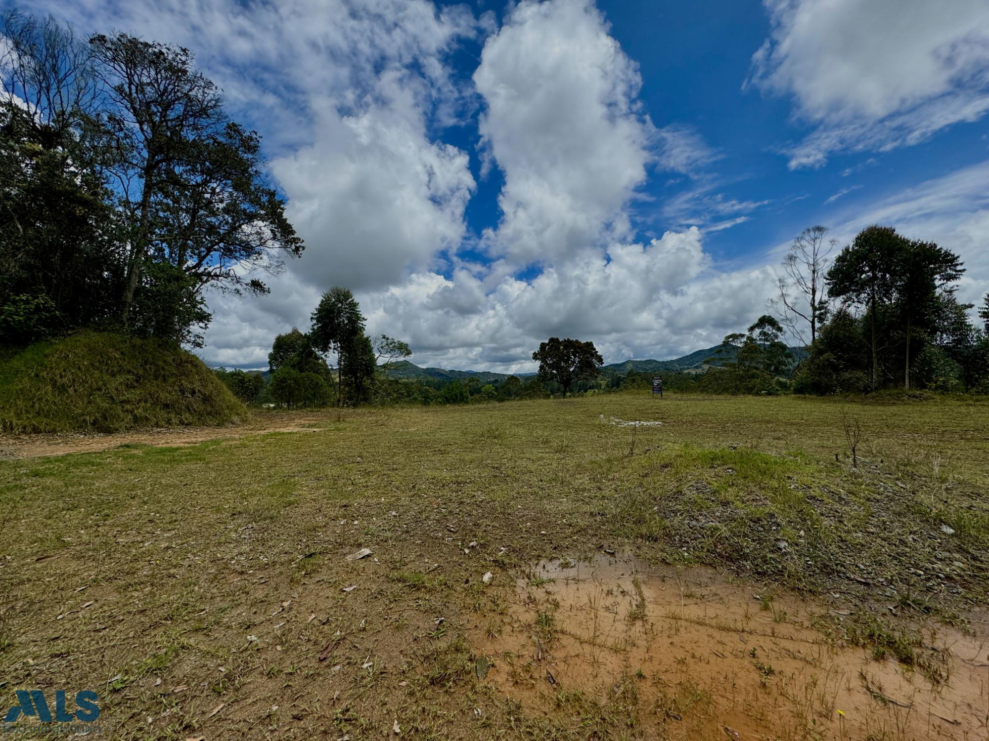 VENTA DE LOTE CON DISEÑO EN MONTE SERENO REFUGIO CAMPESTRE el-retiro - pantanillo