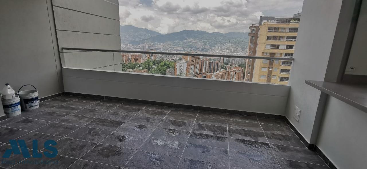 Apartamento con acabados de lujo piso alto envigado - loma de los mesa