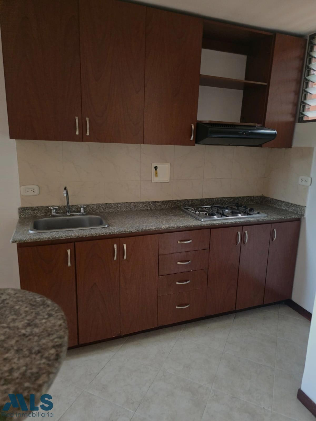 Apartamenteo ubicado en sector super residencial y tranquilo. medellin - cerro nutibara