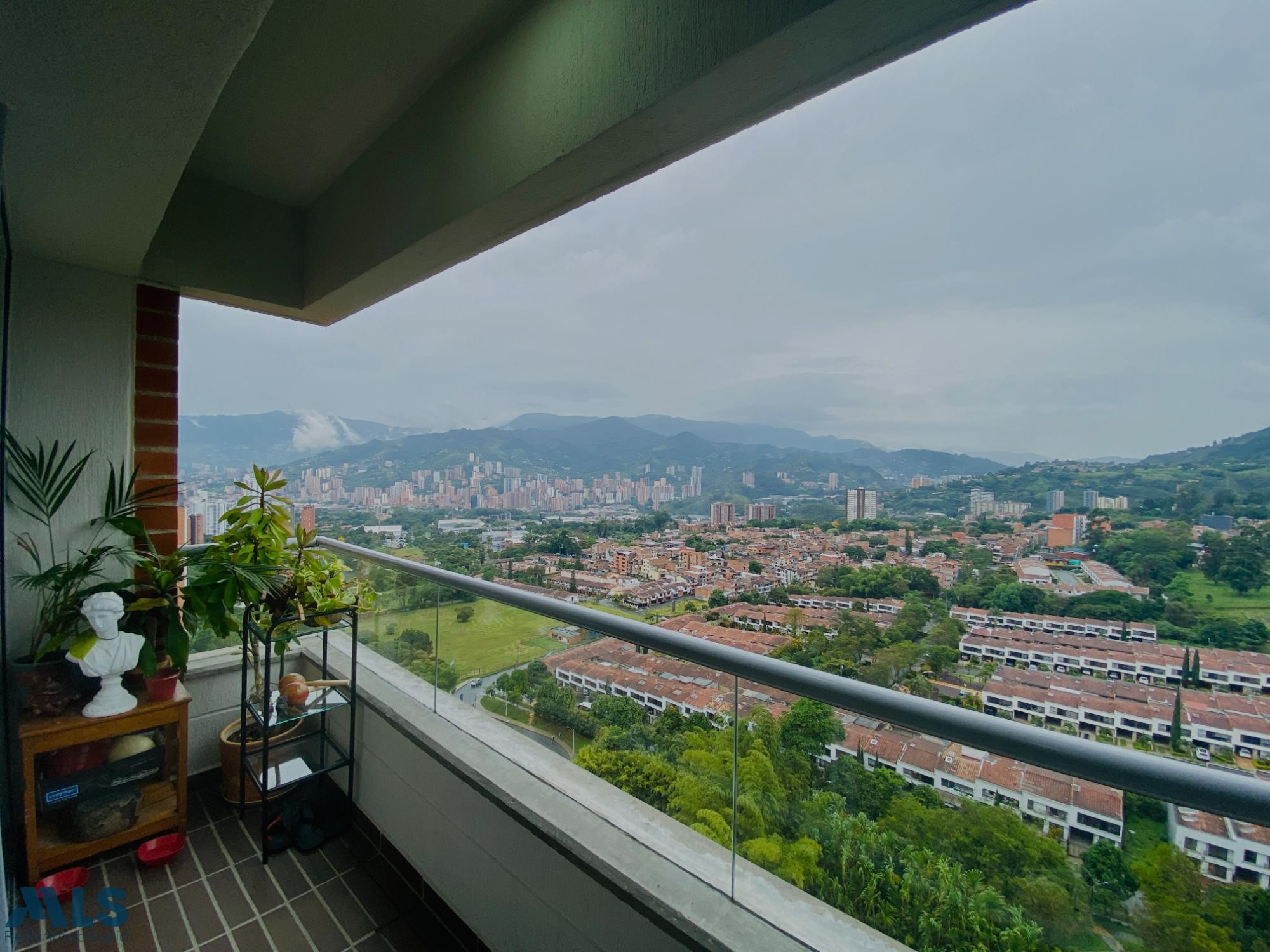 Vendo apartamento con hermosa vista en La Estrella la-estrella - toledo