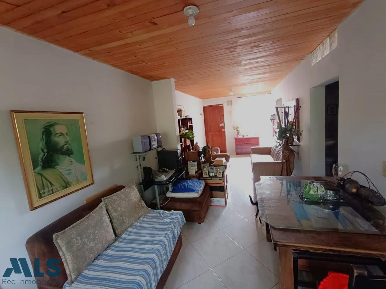 apartamento quinto piso en tricentenario medellin - tricentenario