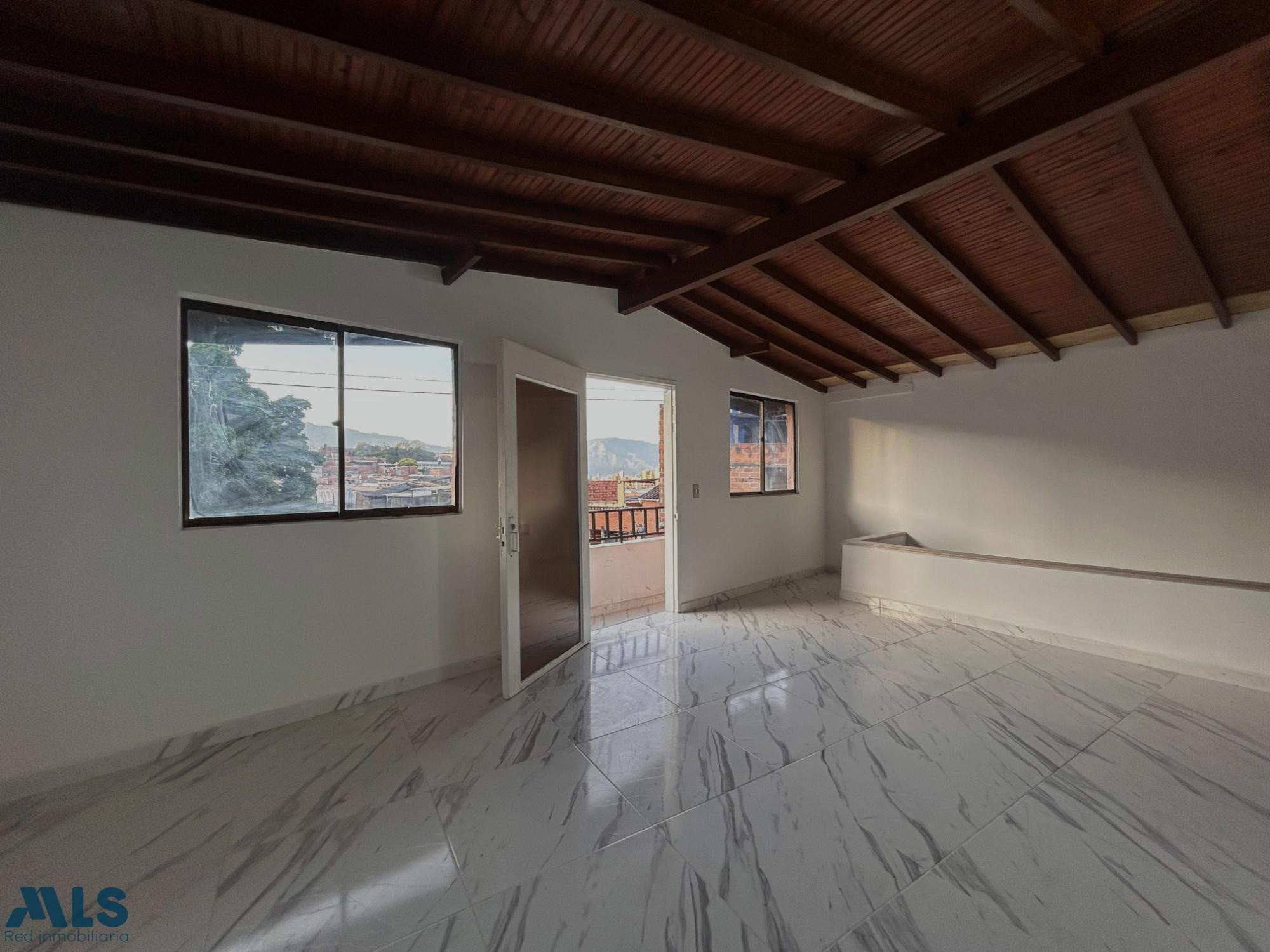 Apartamento con amplios espacios en piso 3 medellin - el salvador