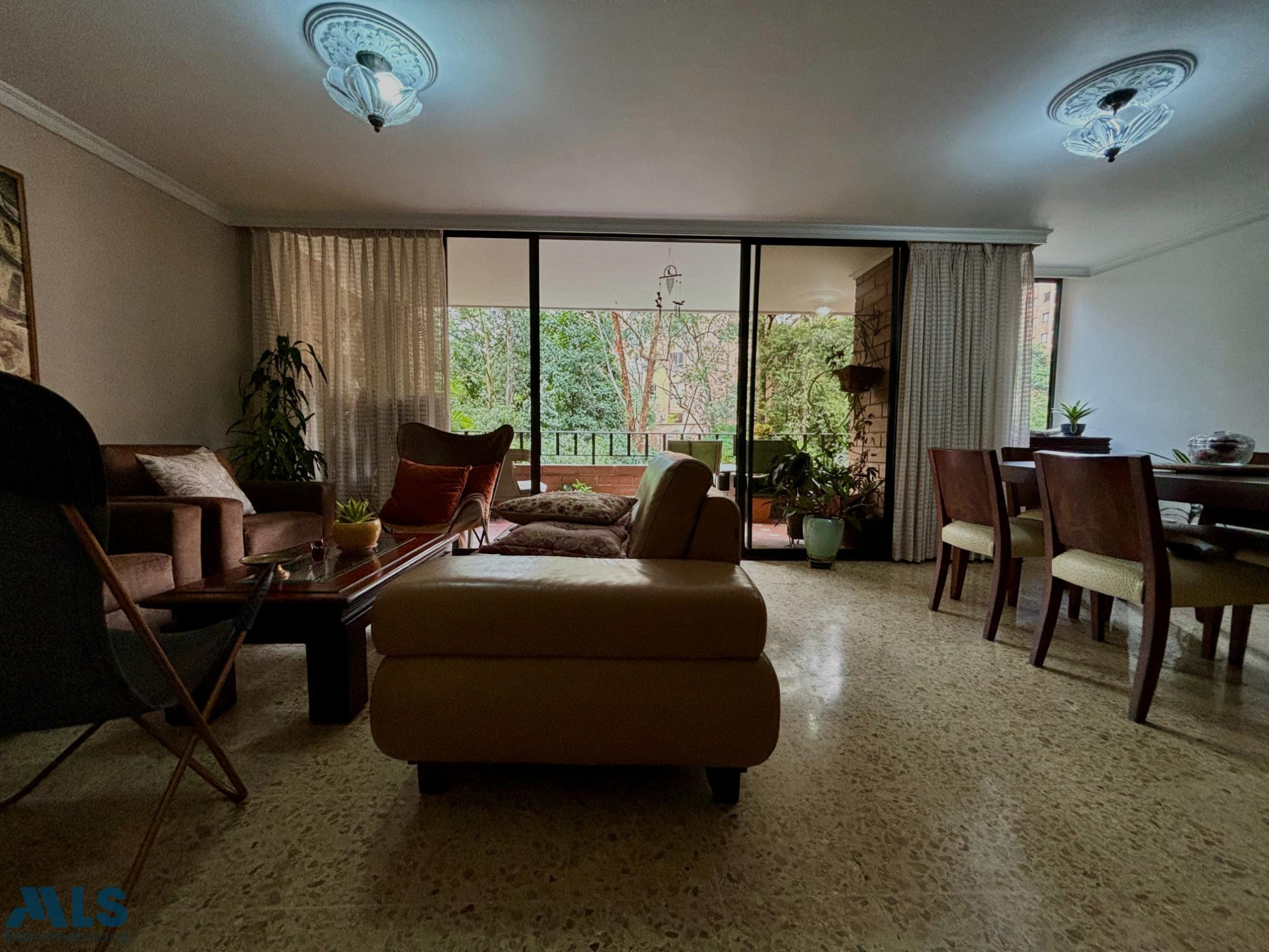 Apartamento en venta Oviedo. medellin - oviedo