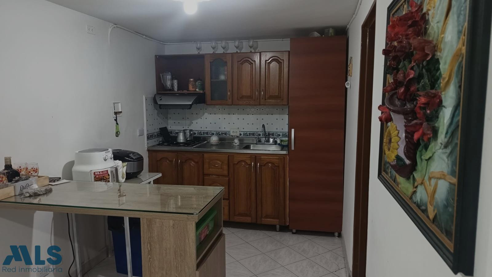 Apartamento interno con buenos acabados medellin - florencia