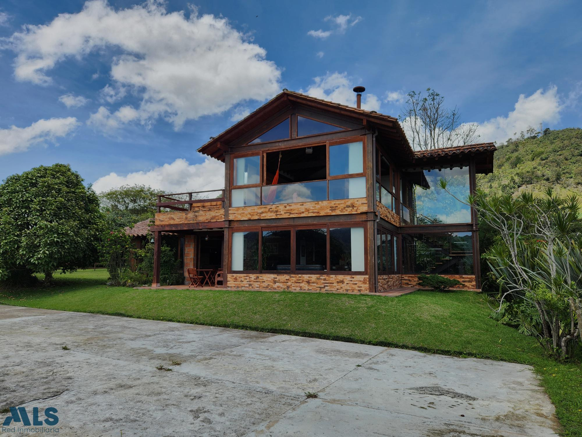 Casa finca colonial para la venta rionegro - v santa teresa