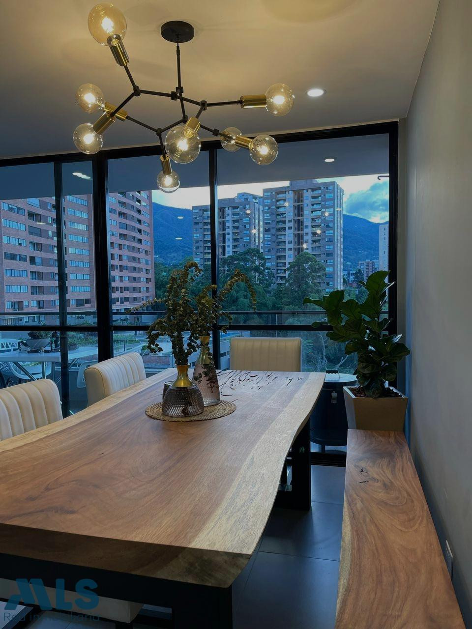 Moderno apartamento en Envigado envigado - loma del escobero