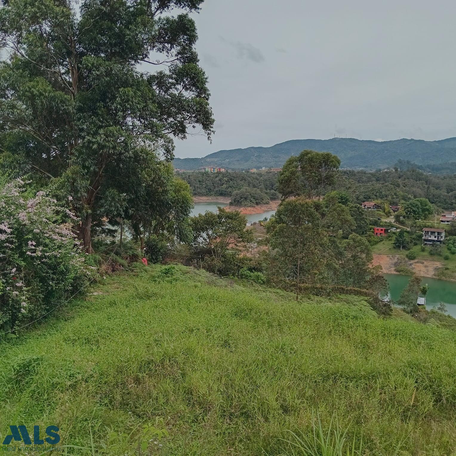 VENTA DE LOTE GUATAPE el-penol - v la piedra