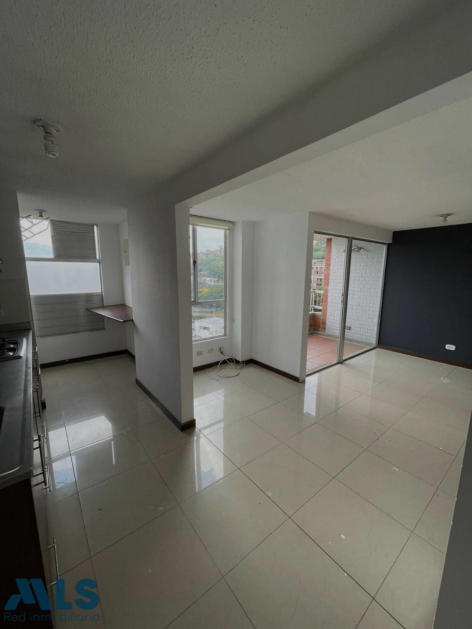 Venta de confortable apartamento, en excelente ubicación medellin - loma de san julian